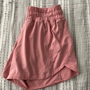 Lululemon track that shorts
